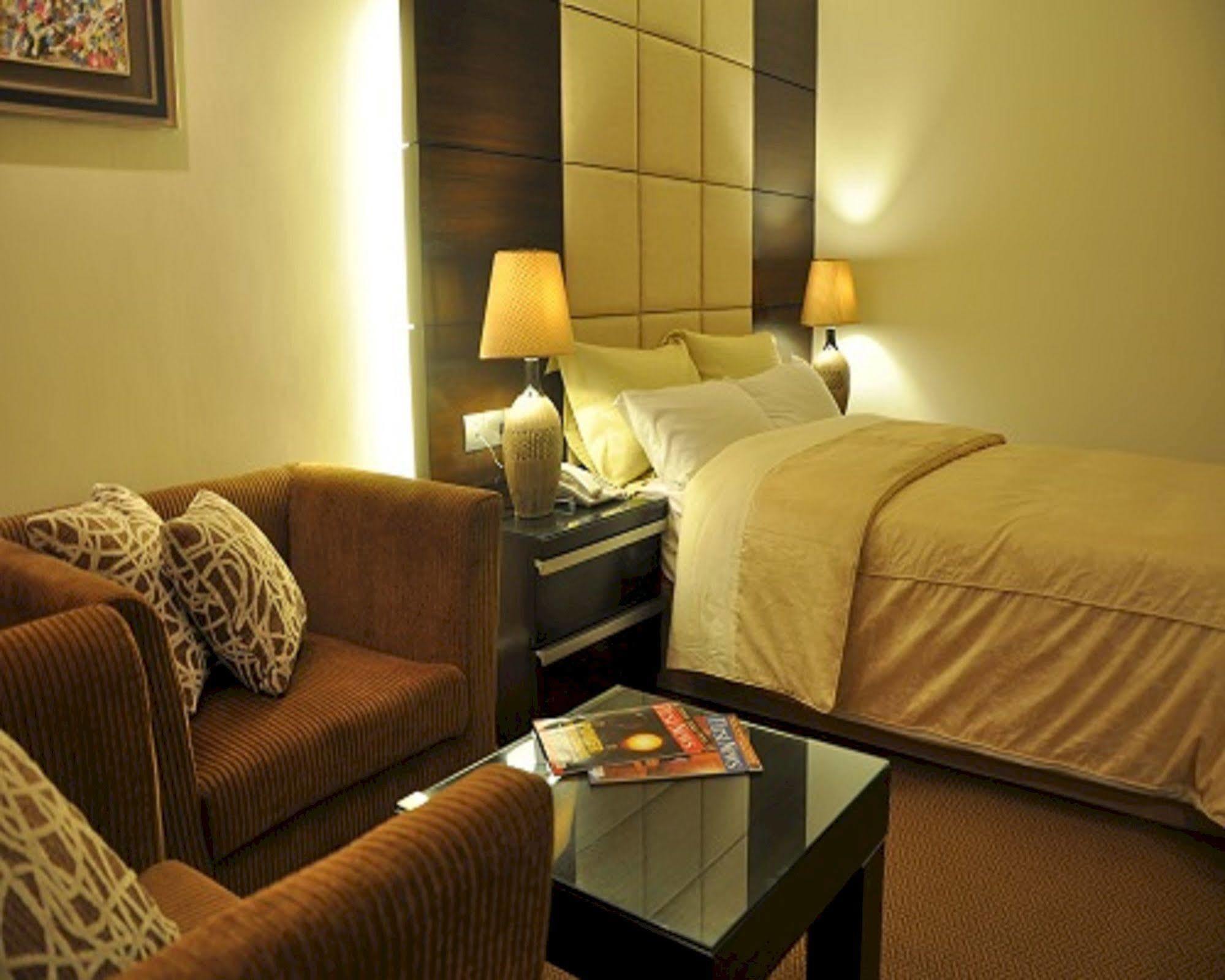 Hotel Agrabad Limited Chittagong Exteriör bild